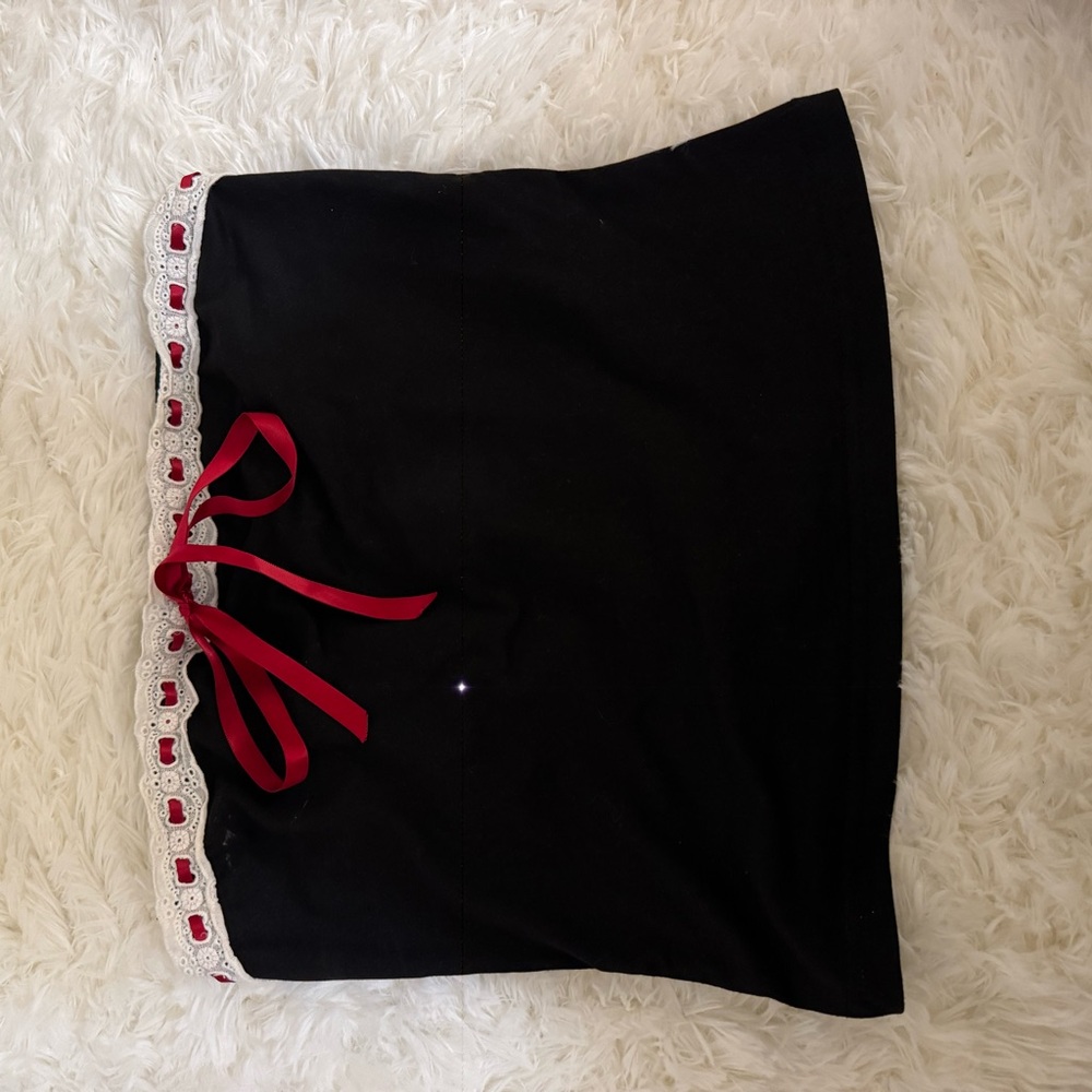 Elegant Black tube top with Red Accents